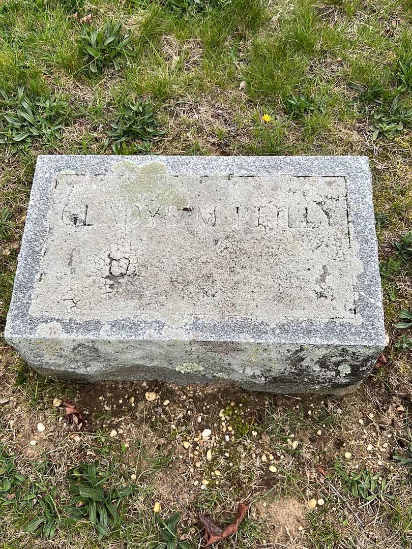Gladys Marie Reilly's grave. Photo 3