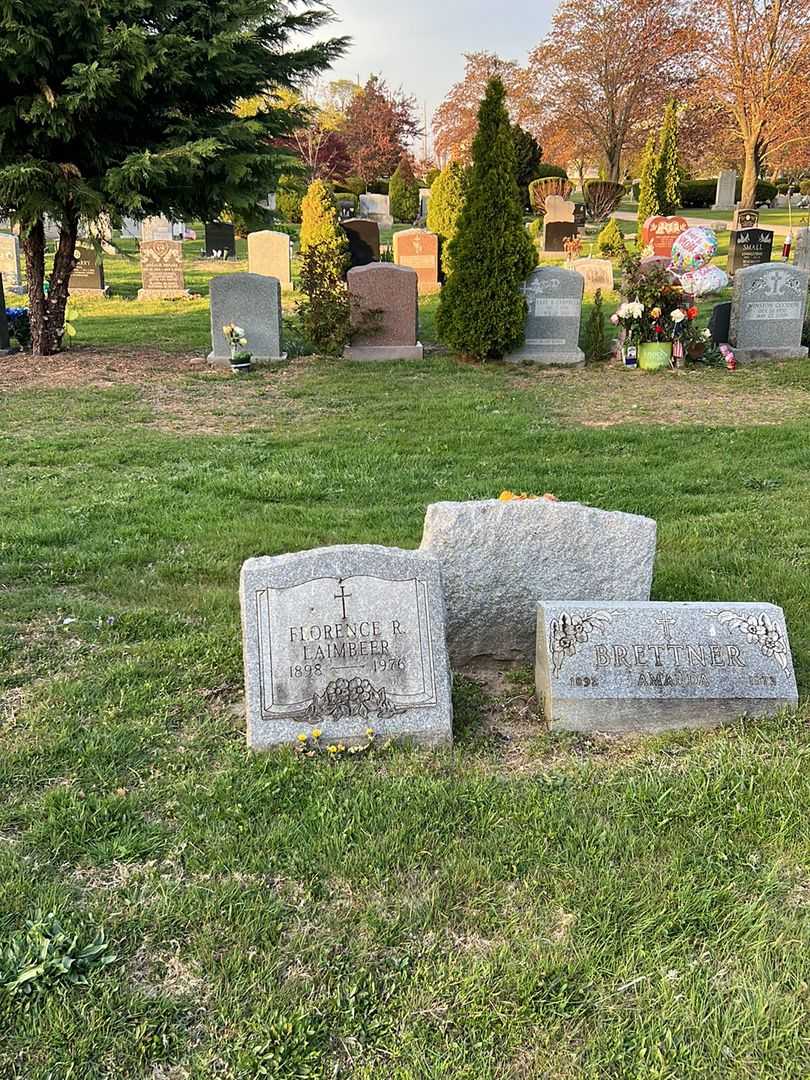Florence R. Laimbeer's grave. Photo 1