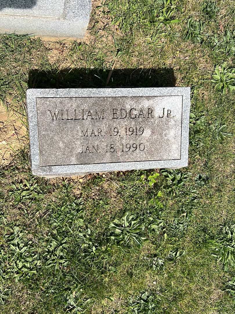 William Edgar Junior's grave. Photo 2