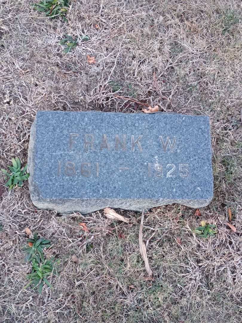 Frank W. Selover's grave. Photo 2