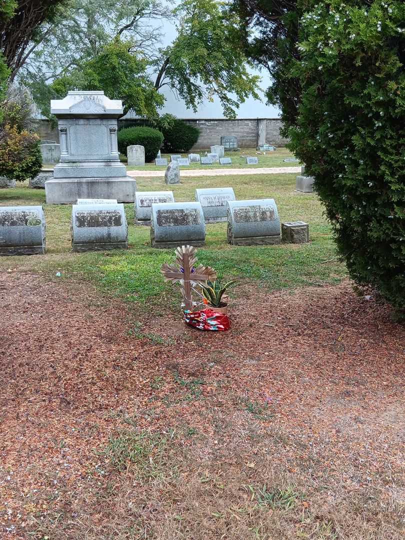 Andrew Valentine's grave. Photo 1