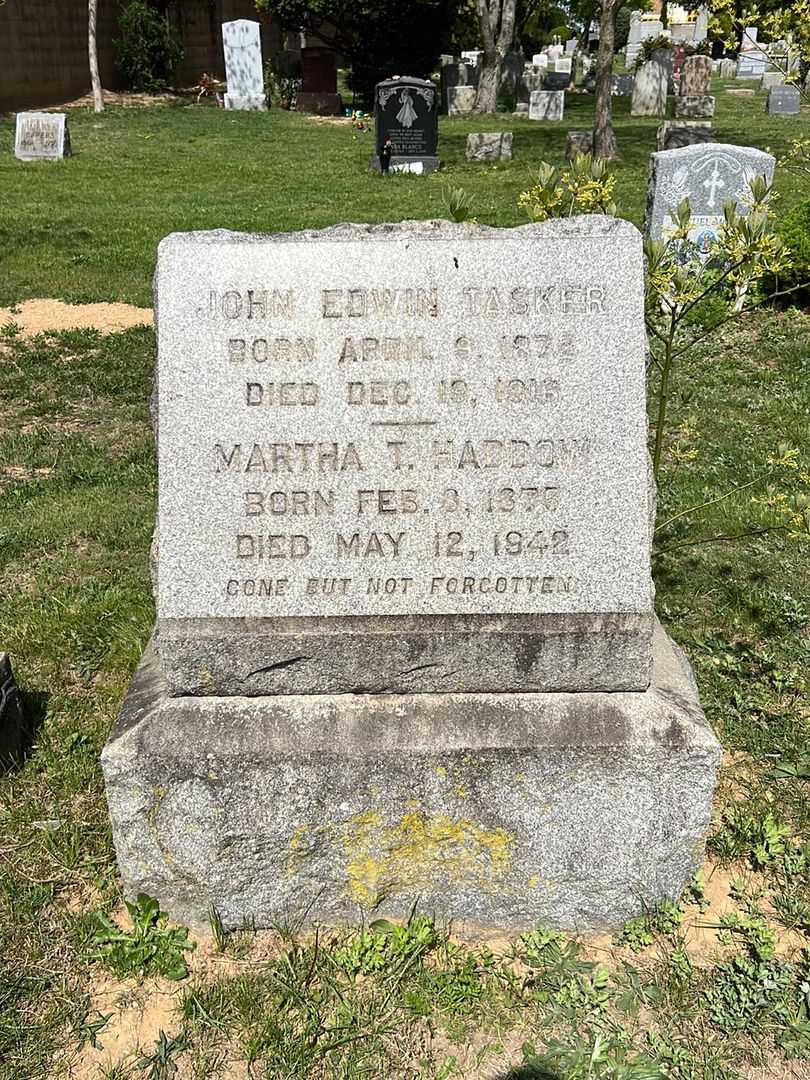 Martha T. Haddow's grave. Photo 2