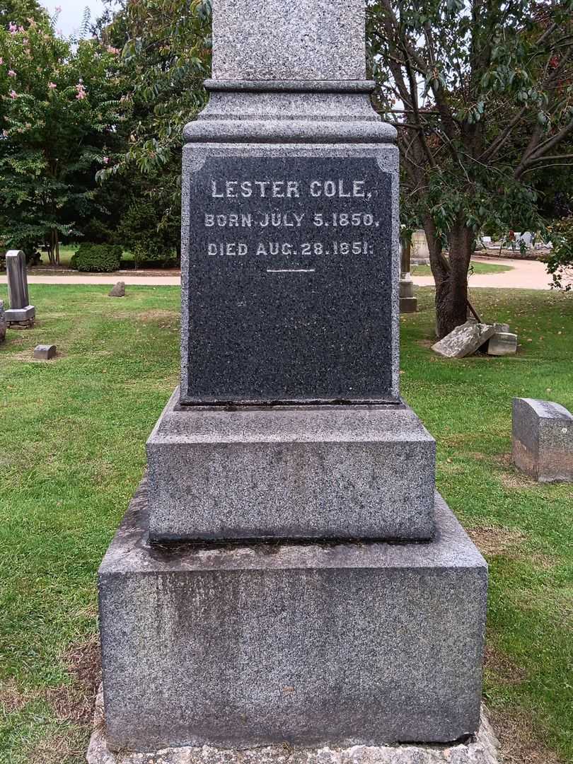 Eveline C. Daly's grave. Photo 3