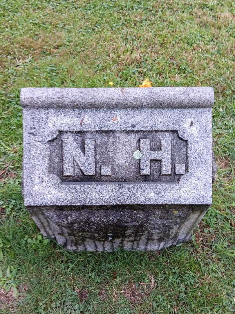 N. H.'s grave. Photo 2