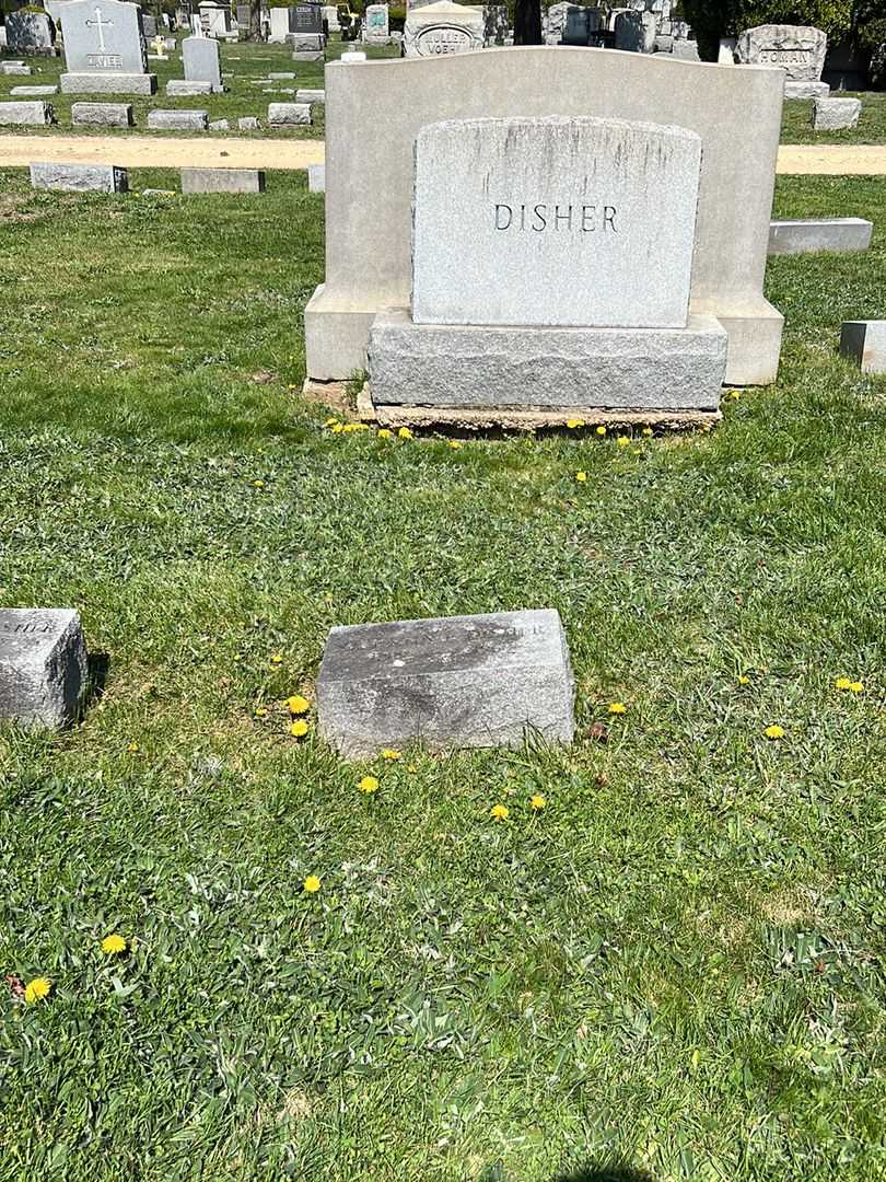 Quentin F. Disher Senior's grave. Photo 2