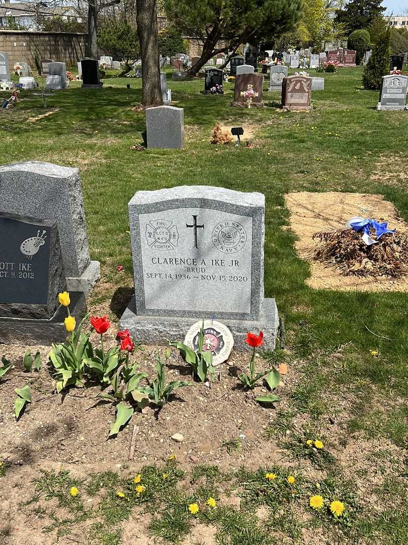 Clarence A. "Brud" Ike Junior's grave. Photo 1