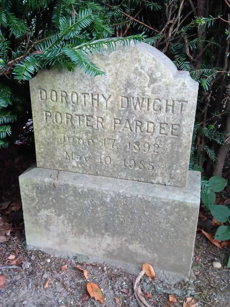 Dorothy Dwight Porter Pardee's grave. Photo 2