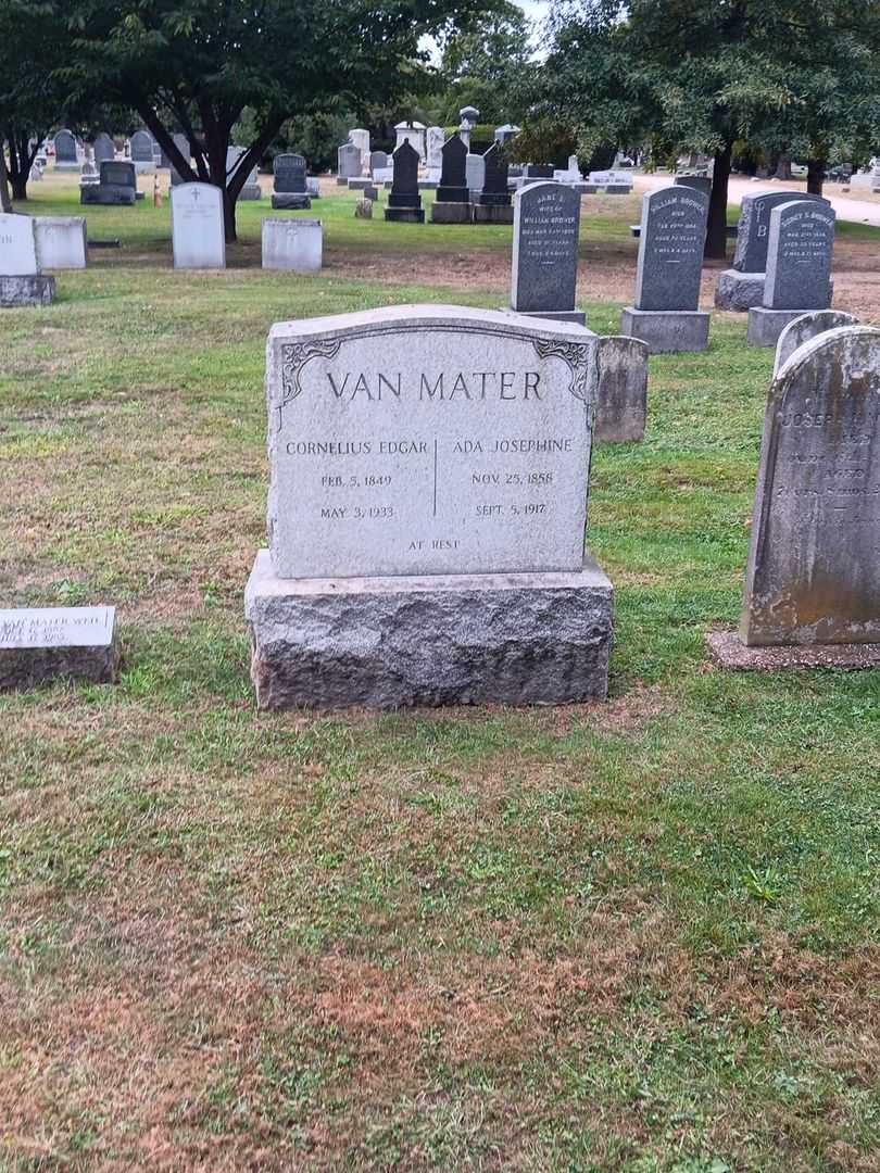 Cornelius Edgar Van Mater's grave. Photo 1