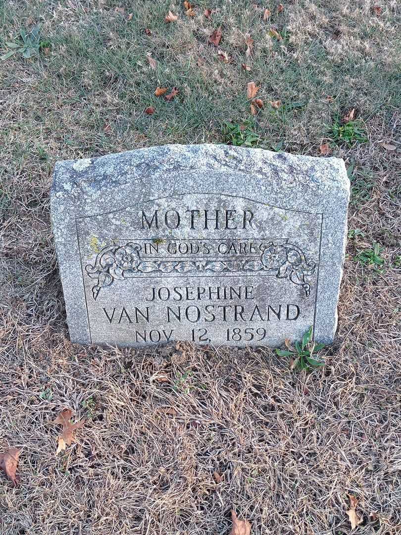 Josephine Von Nostrand's grave. Photo 3