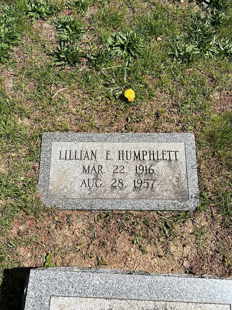 Lillian E. Humphlett's grave. Photo 2