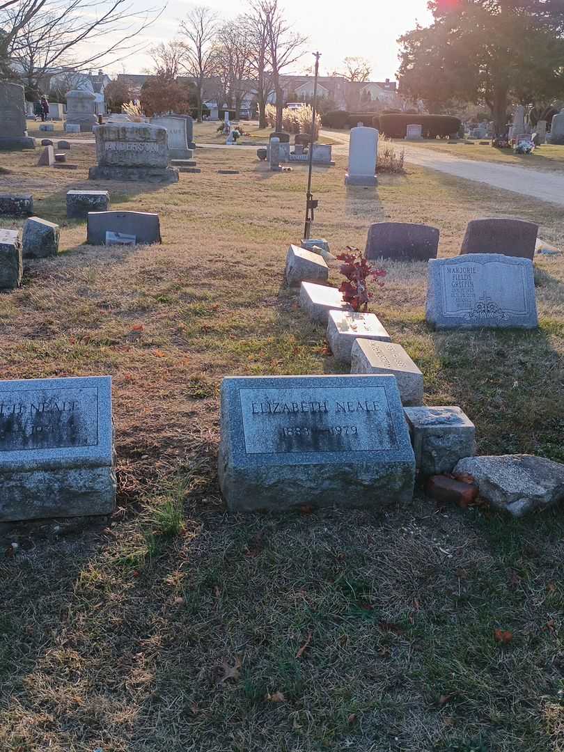 Elizabeth Neale's grave. Photo 2