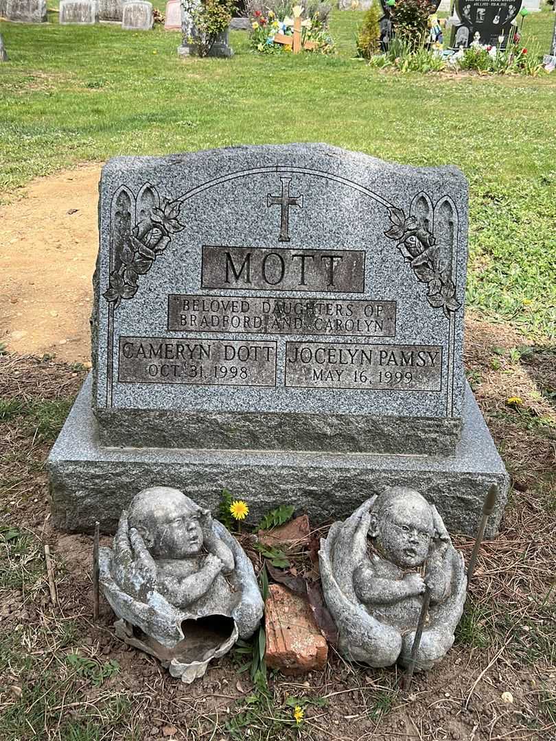 Jocelyn Pamsy Mott's grave. Photo 2