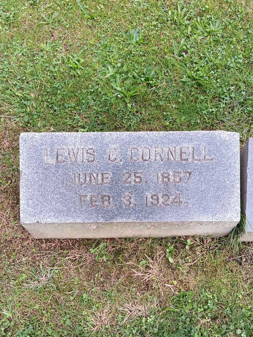 Lewis C. Cornell's grave. Photo 4