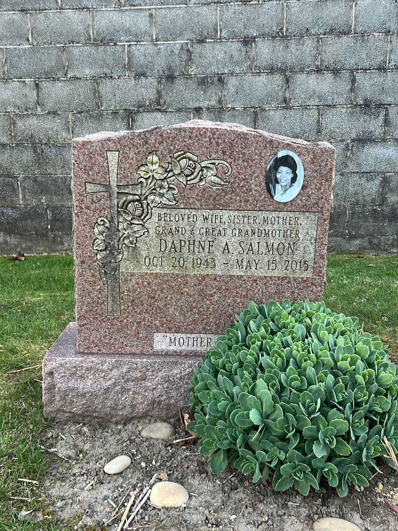 Daphne A. Salmon's grave. Photo 2