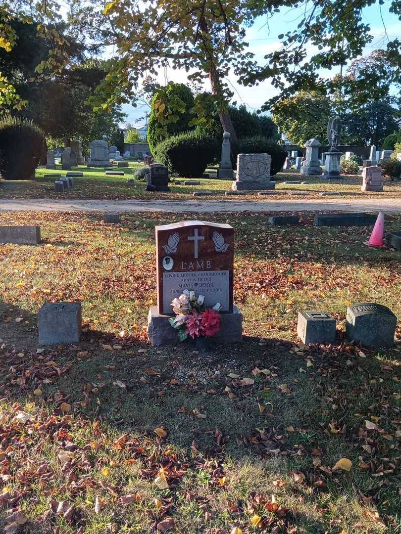 Mavis Beryl Lamb's grave. Photo 1