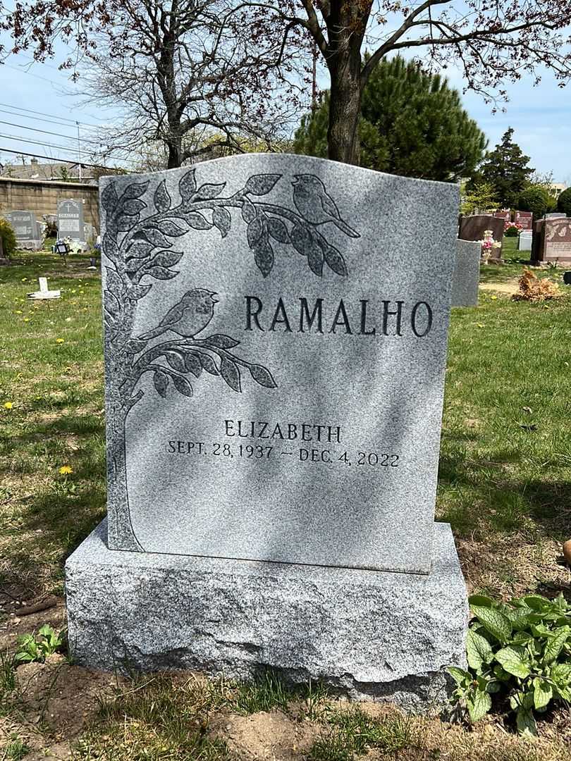 Elizabeth Ramalho's grave. Photo 2