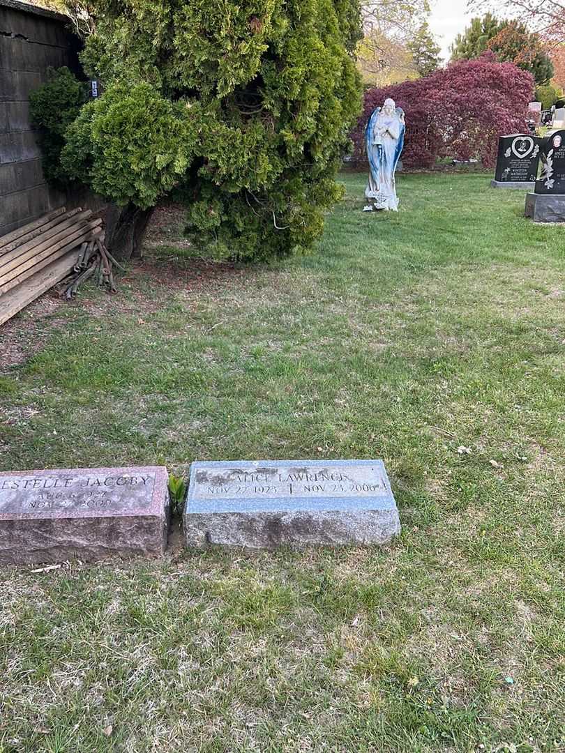 Estelle Jacoby's grave. Photo 1