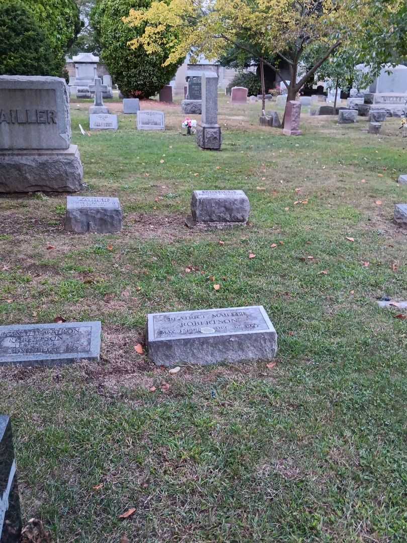 Beatrice Mailler Robertso's grave. Photo 2