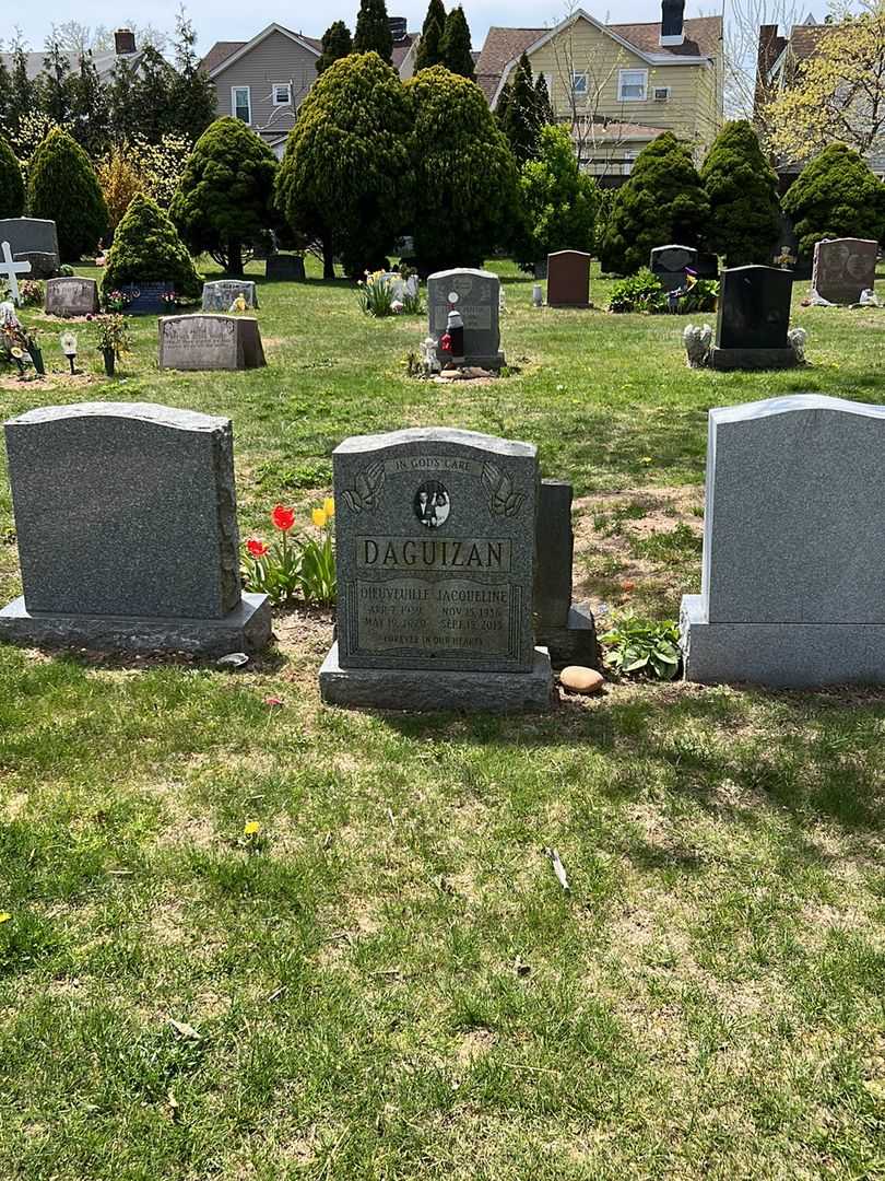 Jacqueline Daguizan's grave. Photo 1
