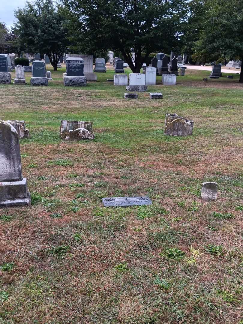 Charles L. Whitney Senior's grave. Photo 1