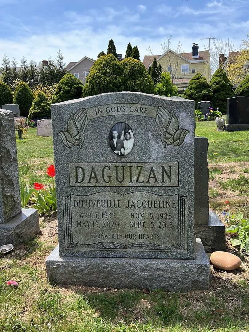 Jacqueline Daguizan's grave. Photo 2