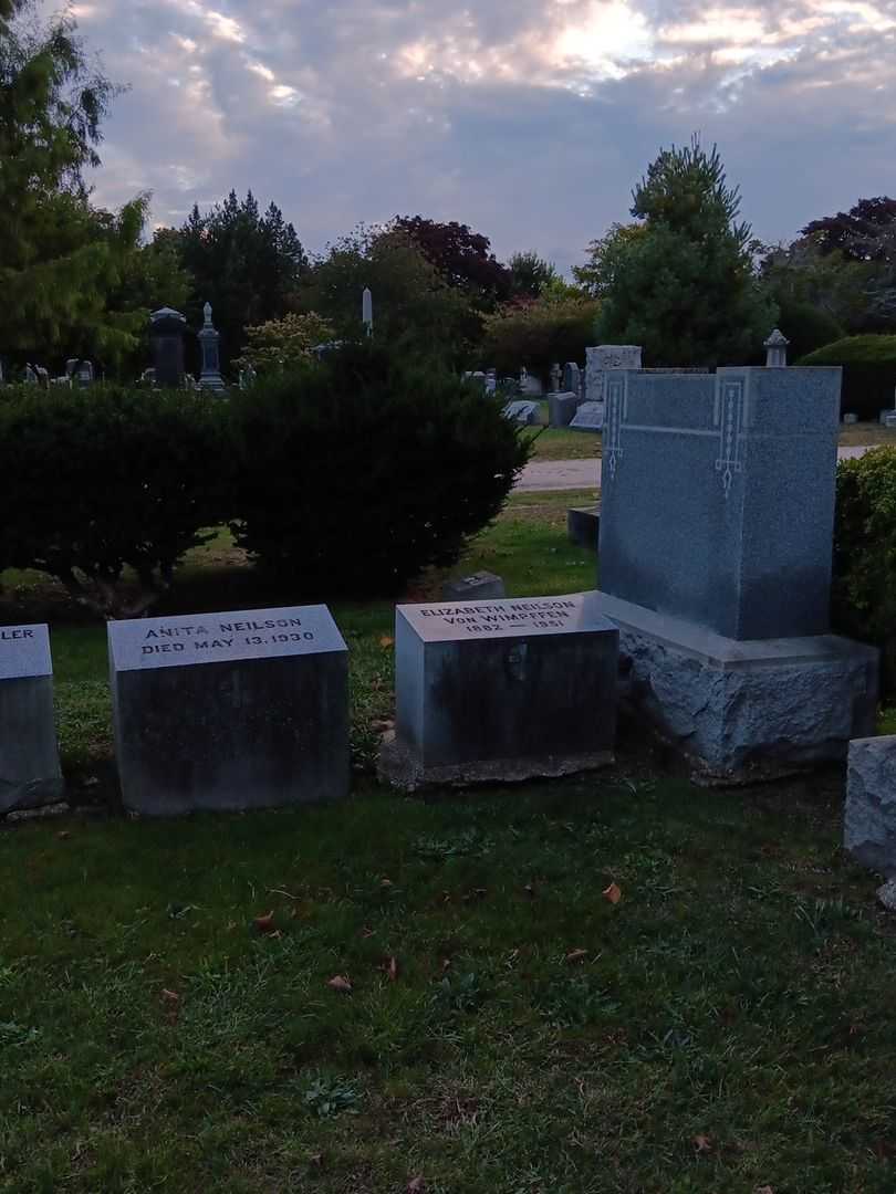Elizabeth Neilson Von Wimpffen's grave. Photo 1