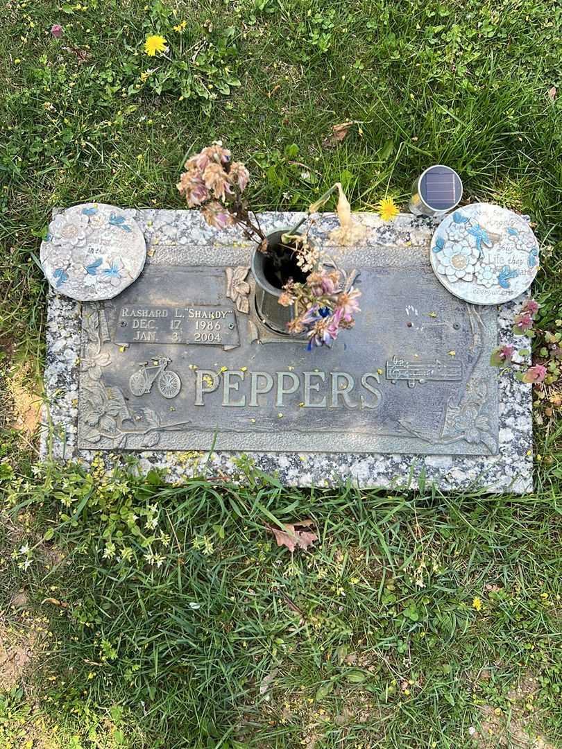 Rashard L. "Shardy" Peppers's grave. Photo 2