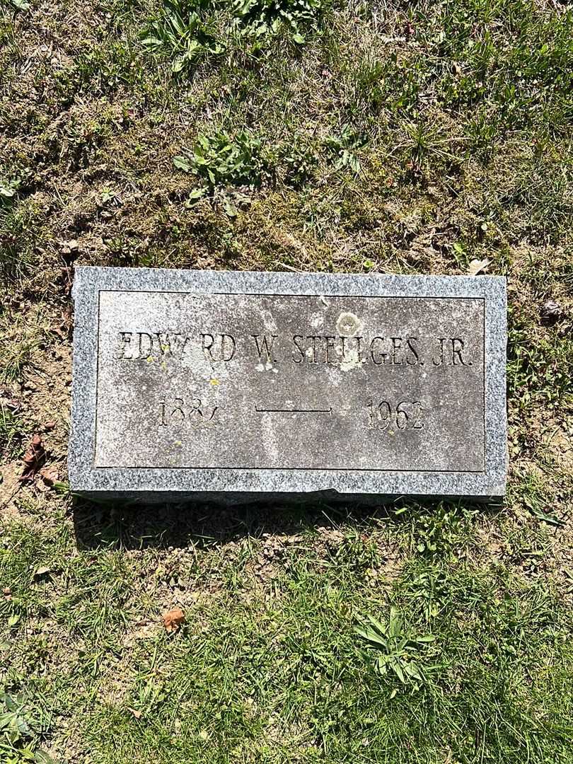 Edward W. Stellges Junior's grave. Photo 3