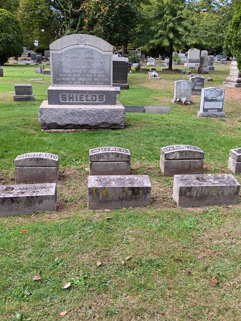 Thomas Finucan's grave. Photo 1