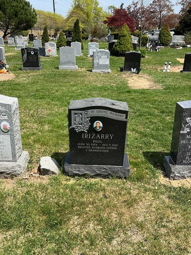 Paul Irizarry's grave. Photo 1