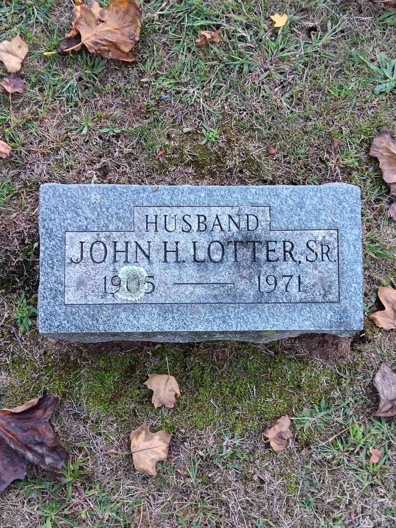 John H. Lotter Senior's grave. Photo 3