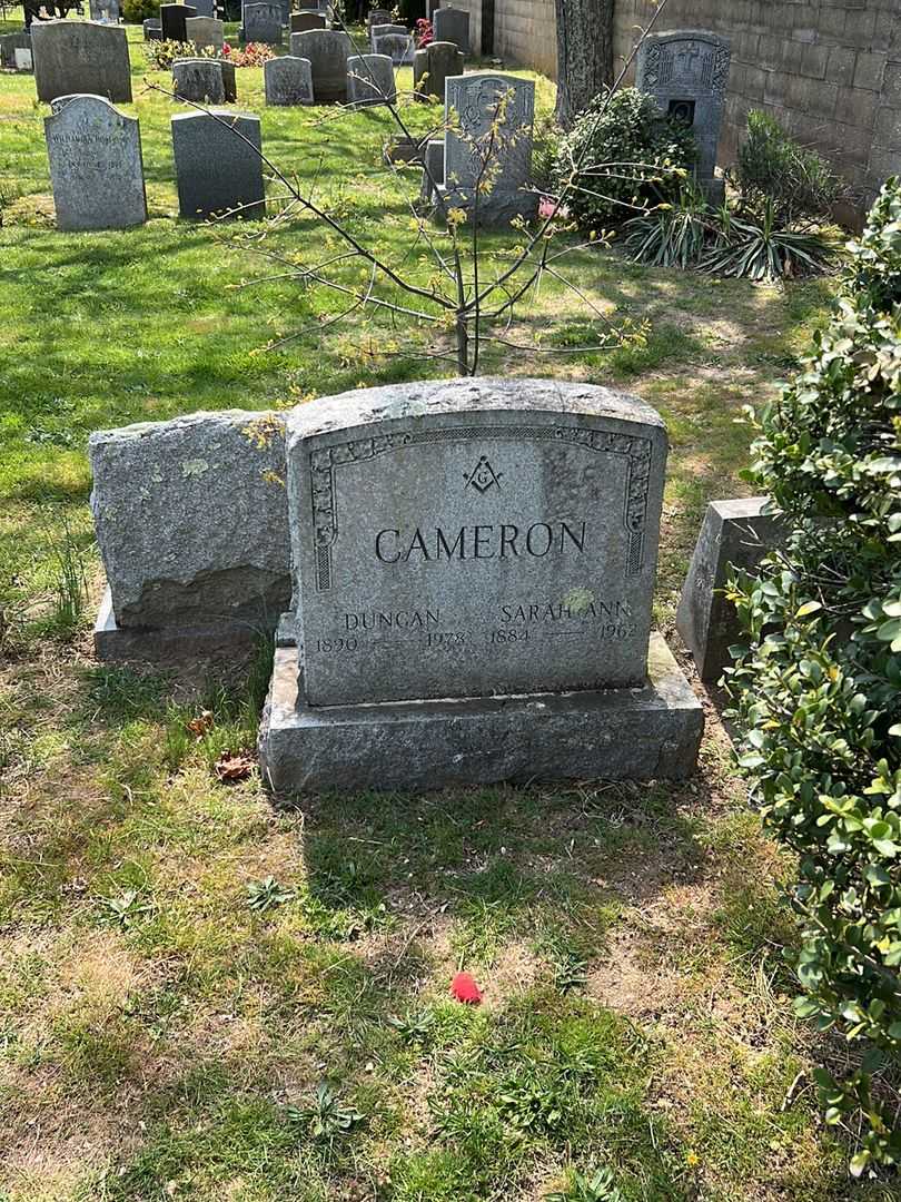 Duncan Cameron's grave. Photo 1