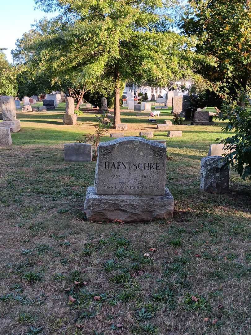 Frank A. Haentschke's grave. Photo 1