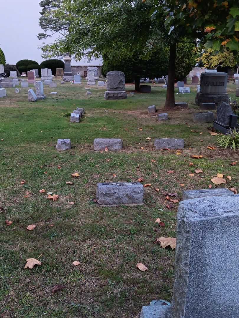 Marjorie E. Lotter's grave. Photo 2