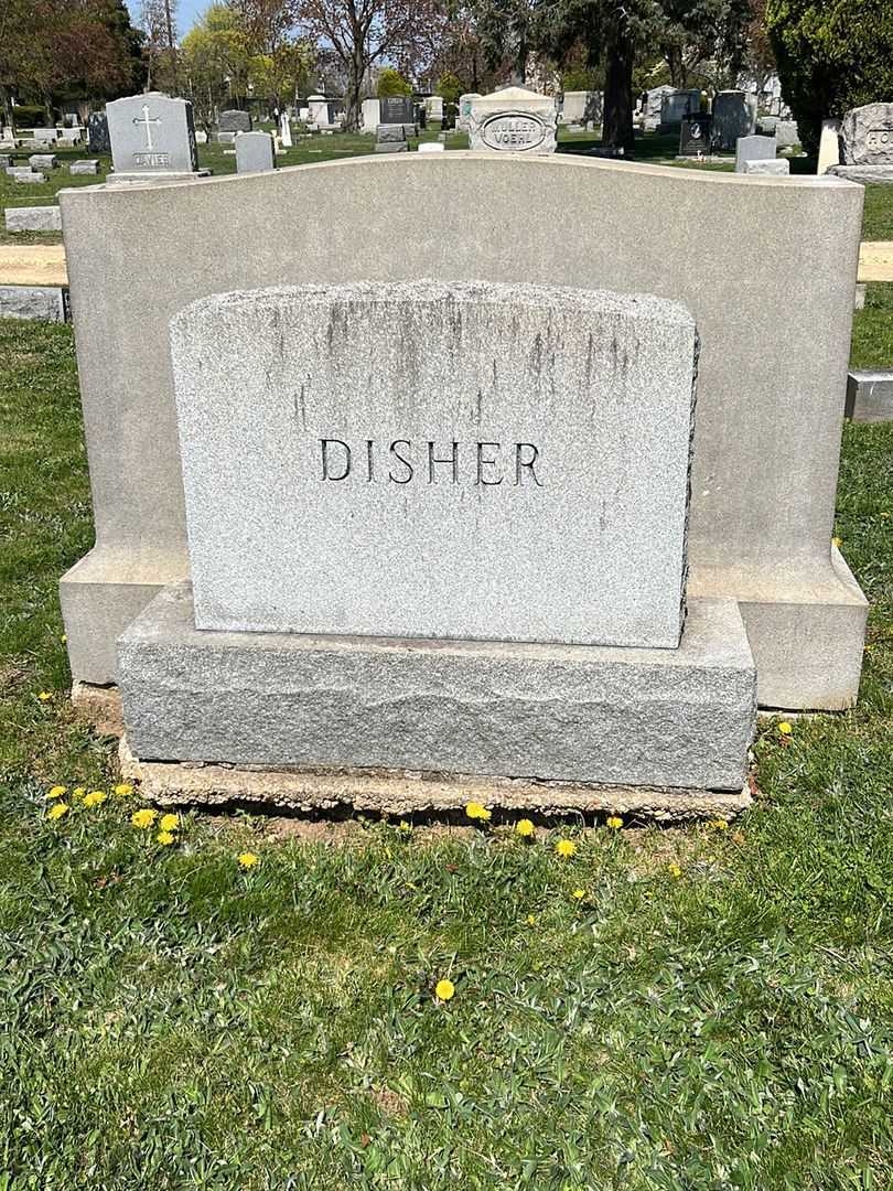 Howard P. Mailler's grave. Photo 1