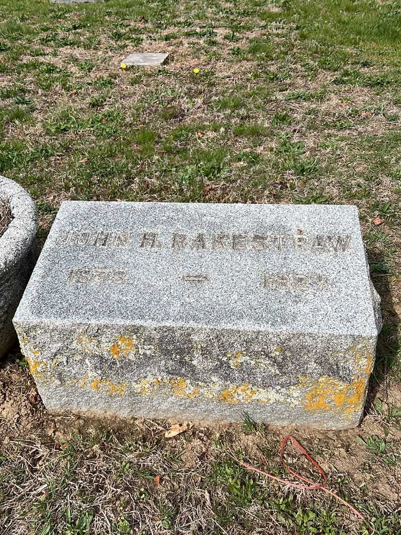 John H. Rakestraw's grave. Photo 3