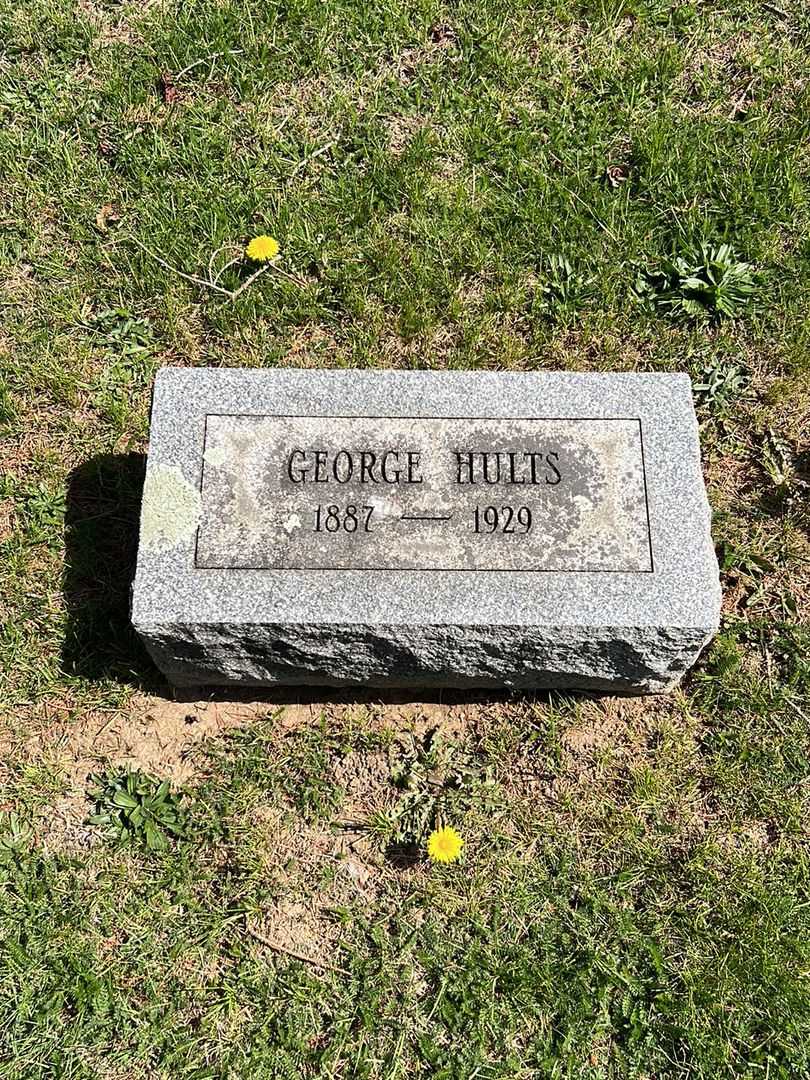 George H. Hults's grave. Photo 2