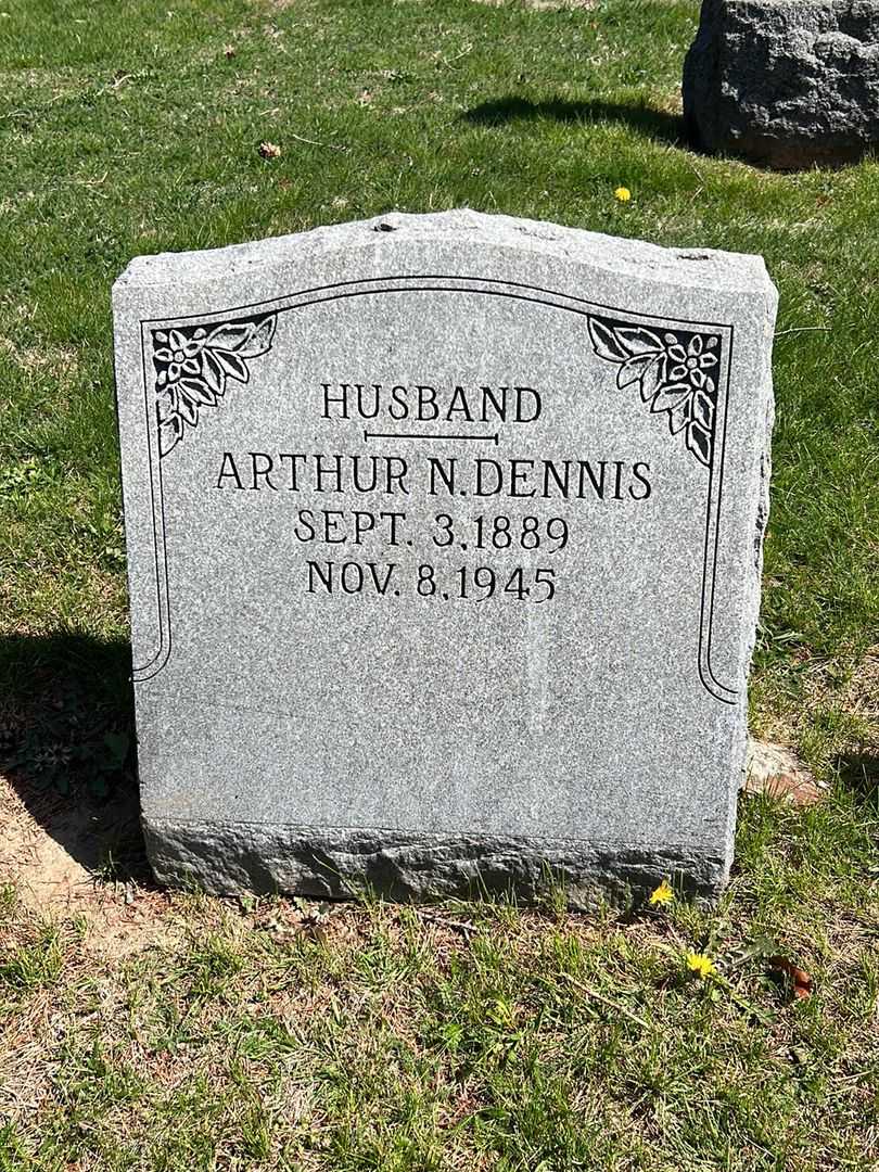 Arthur N. Dennis's grave. Photo 2