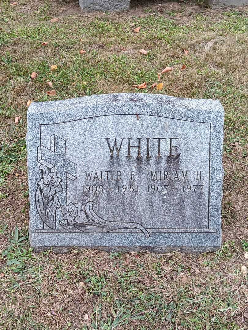 Miriam H. White's grave. Photo 2