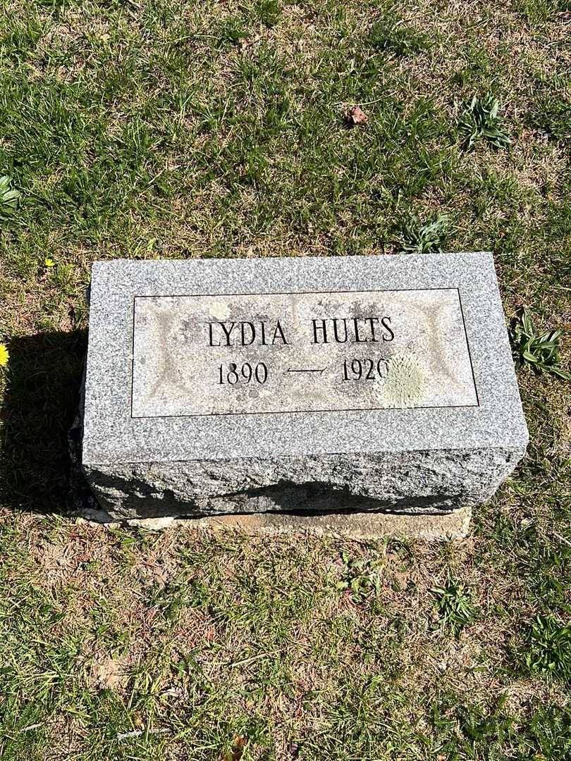 Lydia Hults's grave. Photo 2