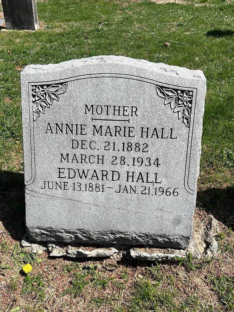 Annie Marie Hall's grave. Photo 2
