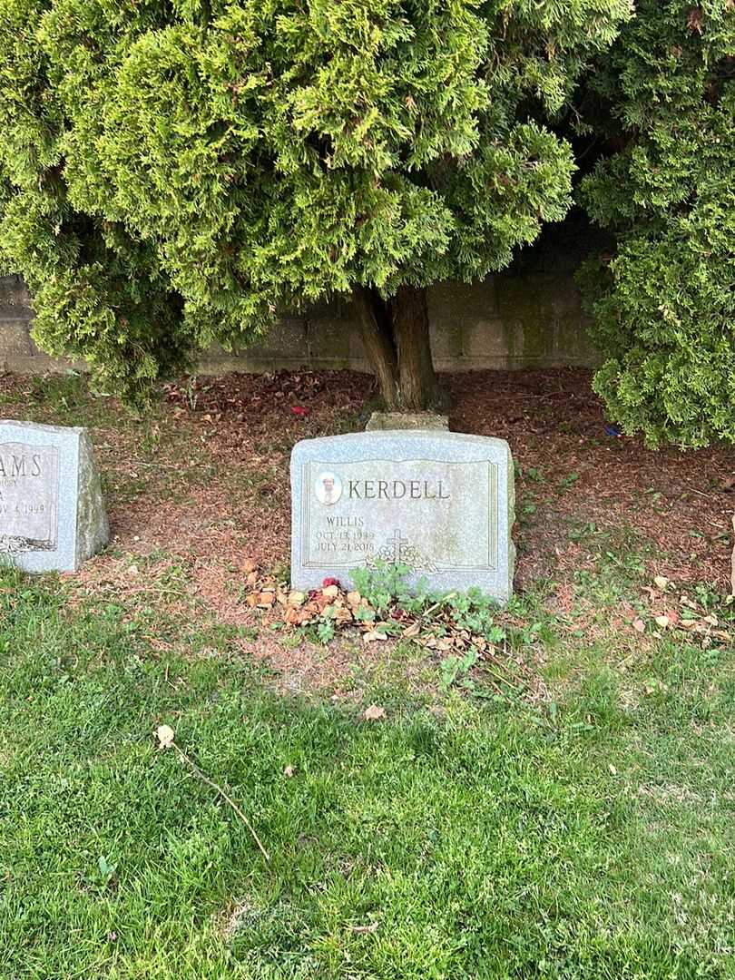 Willis Kerdell's grave. Photo 1