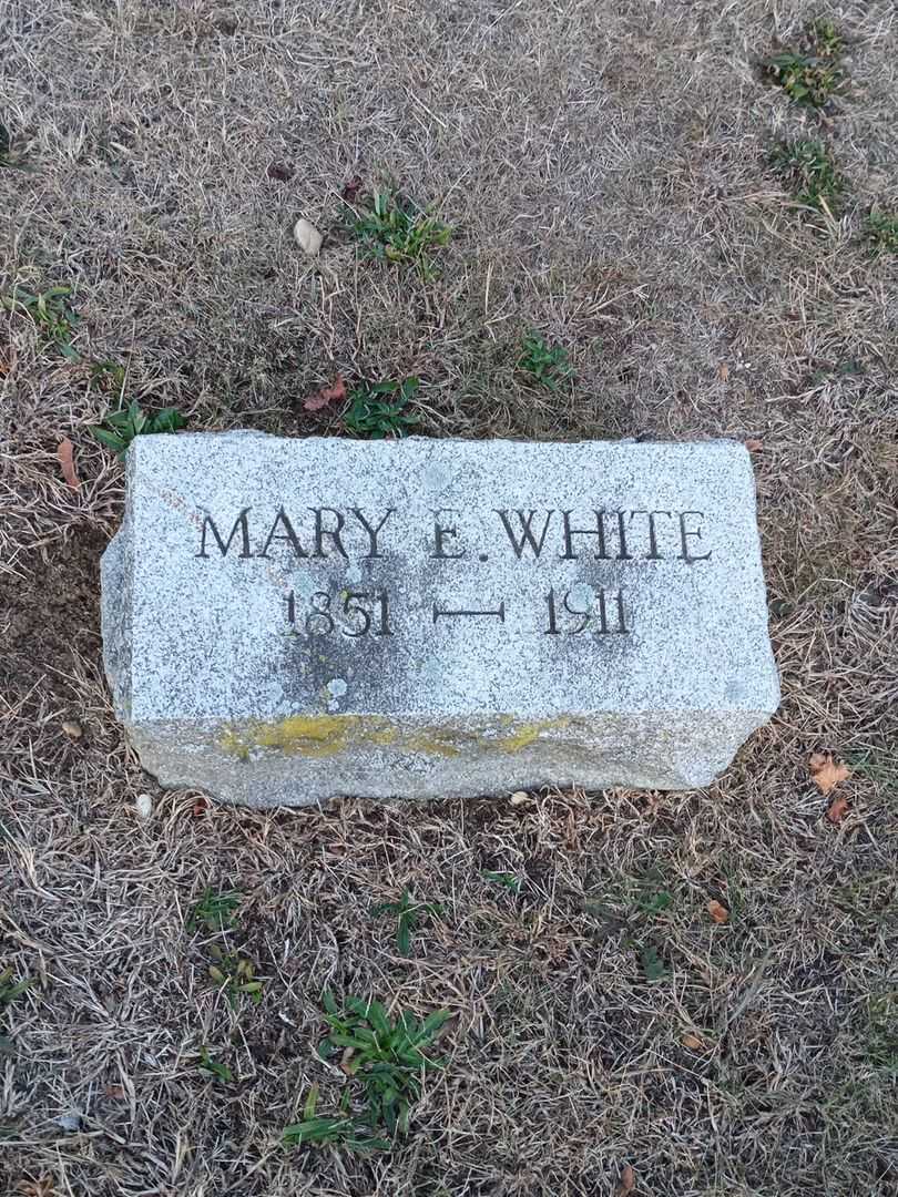 Mary E. White's grave. Photo 1