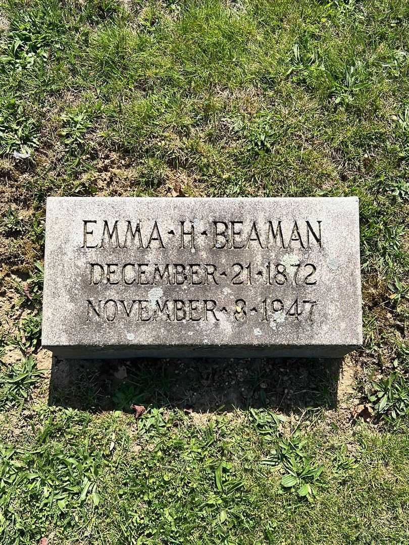 Emma H. Beaman's grave. Photo 3