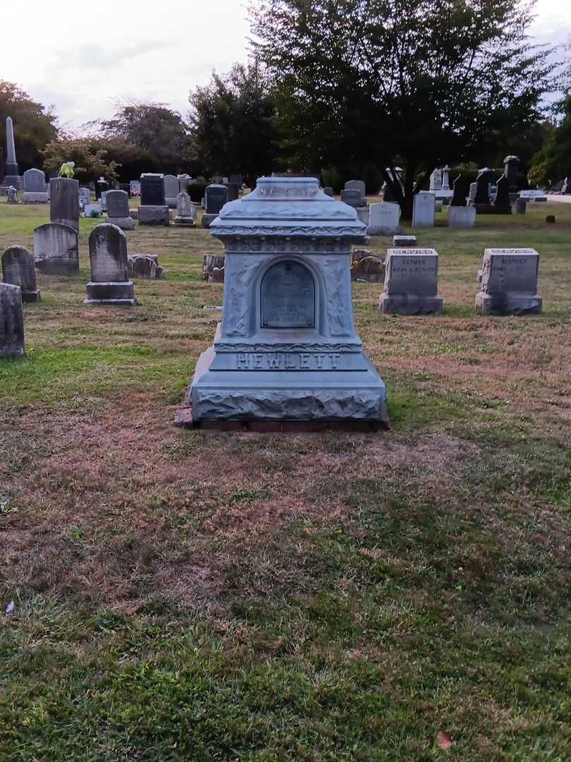 Sarah E. Hewlett's grave. Photo 1