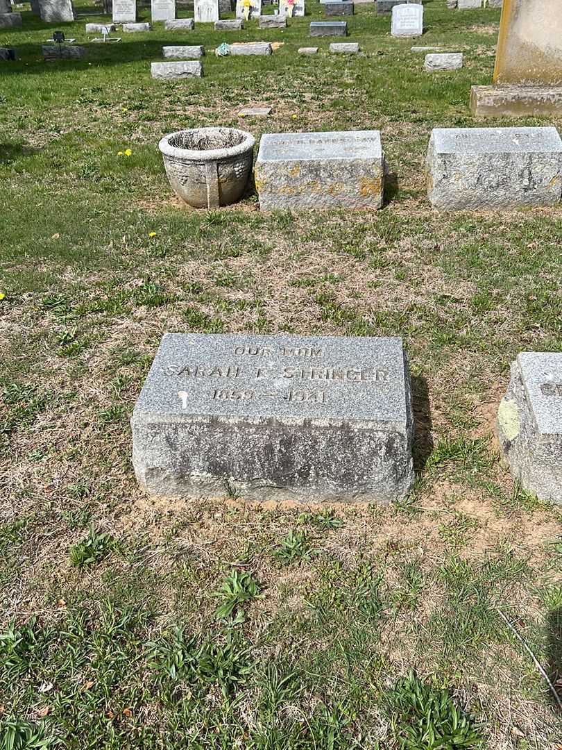 Sarah F. Stringer's grave. Photo 2