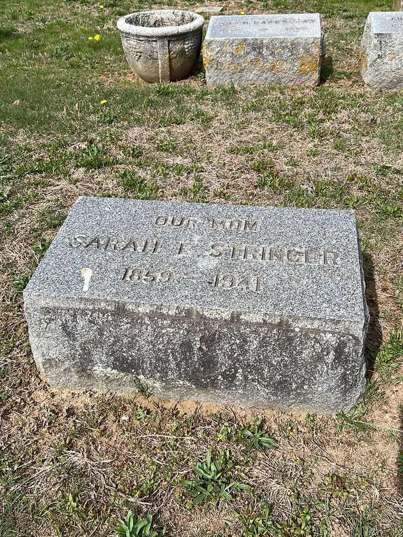 Sarah F. Stringer's grave. Photo 3