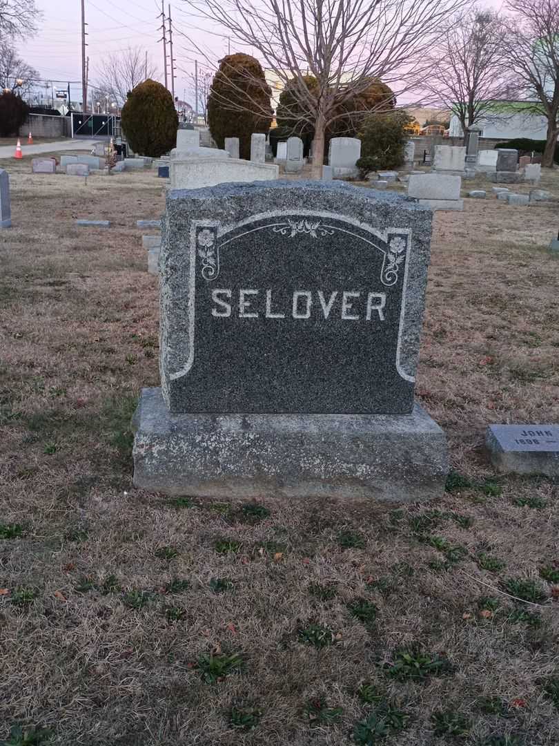 Margaret E. Eaton's grave. Photo 1