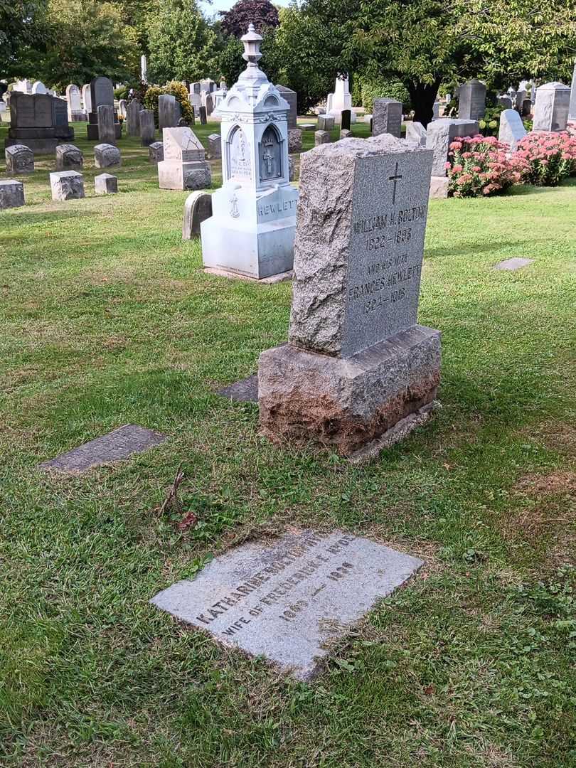 Katharine Bolton Hyde's grave. Photo 1