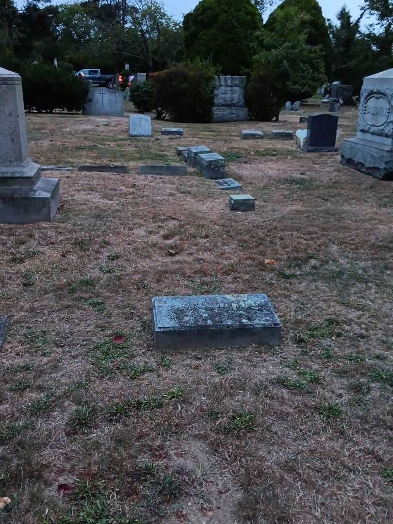 Susan W. Locklin's grave. Photo 2